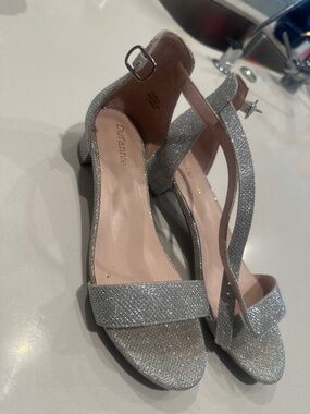 DREAM PAIRS silver glitter low-heel dress sandals